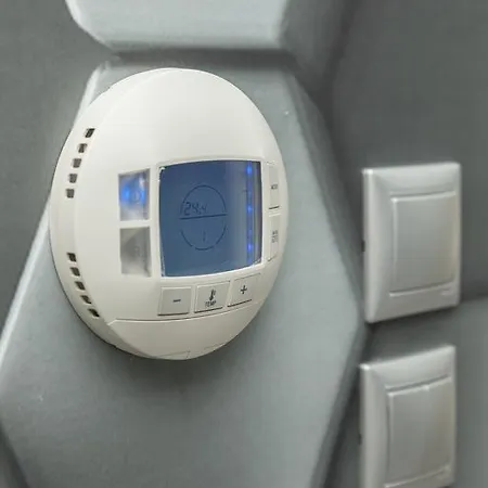 Apartment Route 77 *