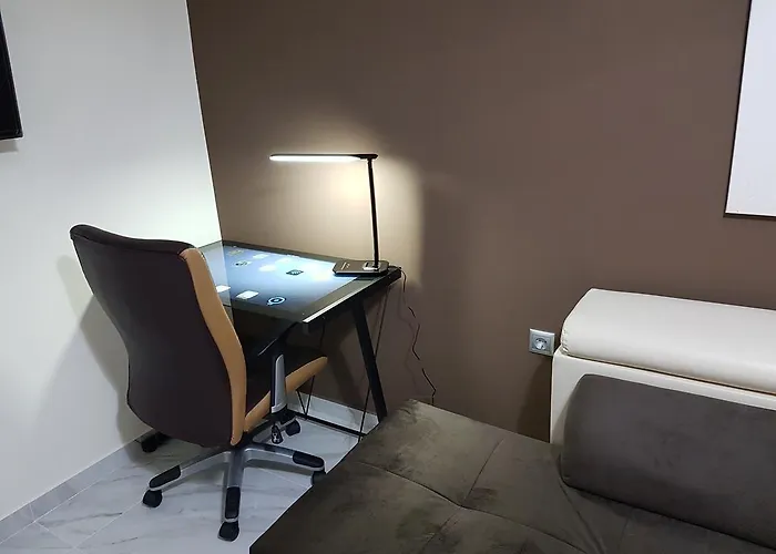 Apartmán Route 77 *