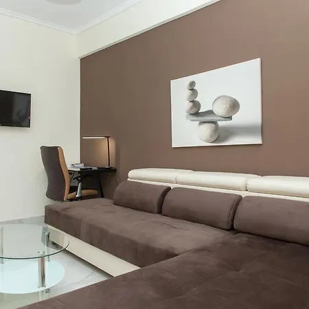 Route 77 * Thessalonique